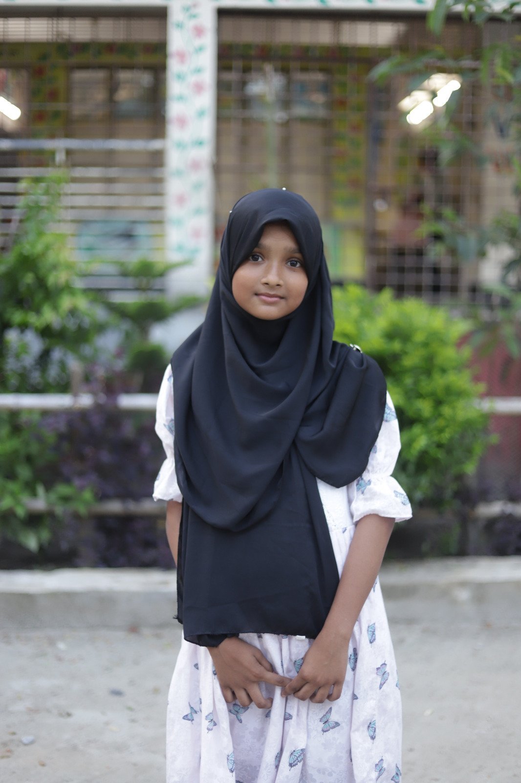 কৃতি শিক্ষার্থী — বিদ্যালয় প্রাঙ্গণে
